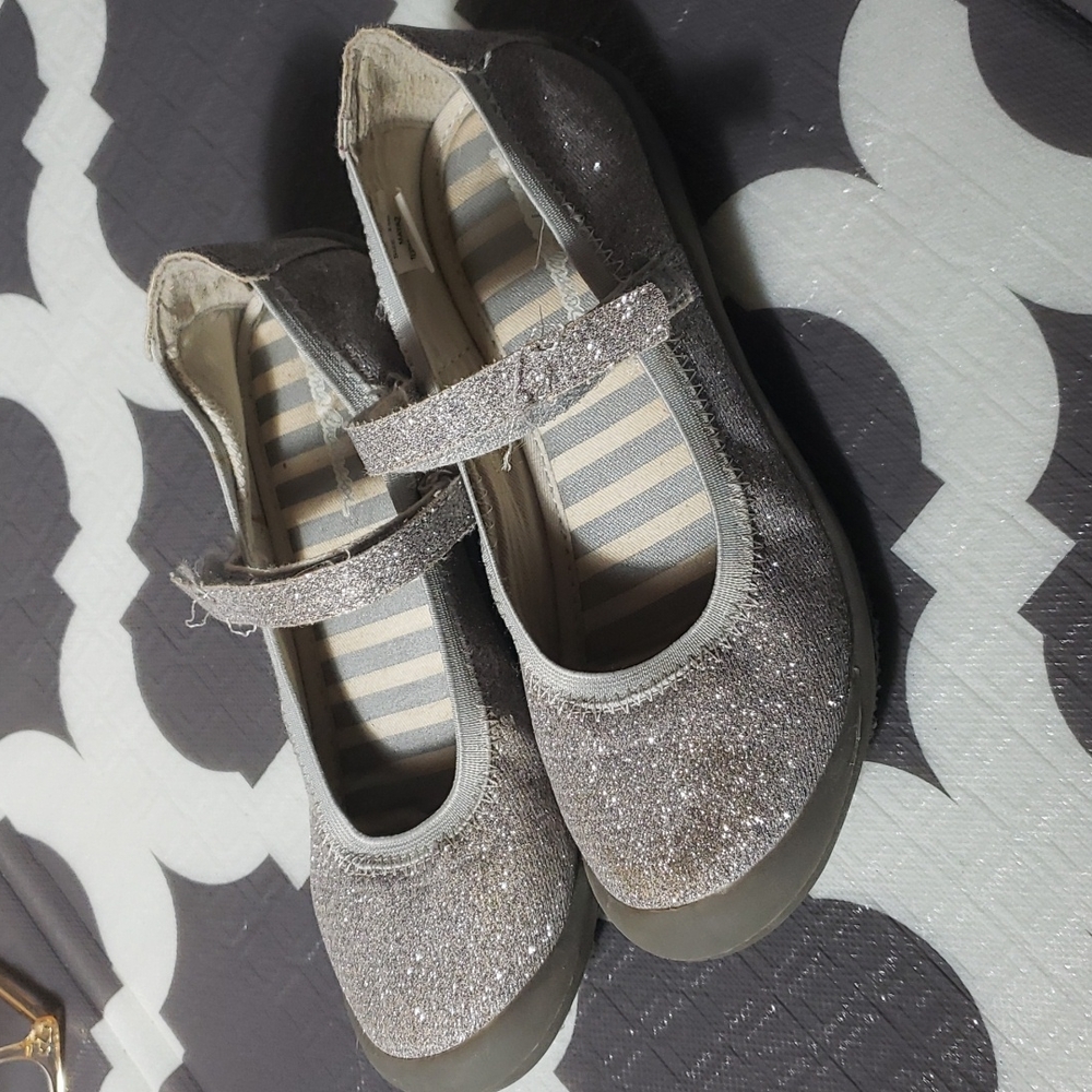 🛍Size 2.5 Hannah Andersson glittery shoes